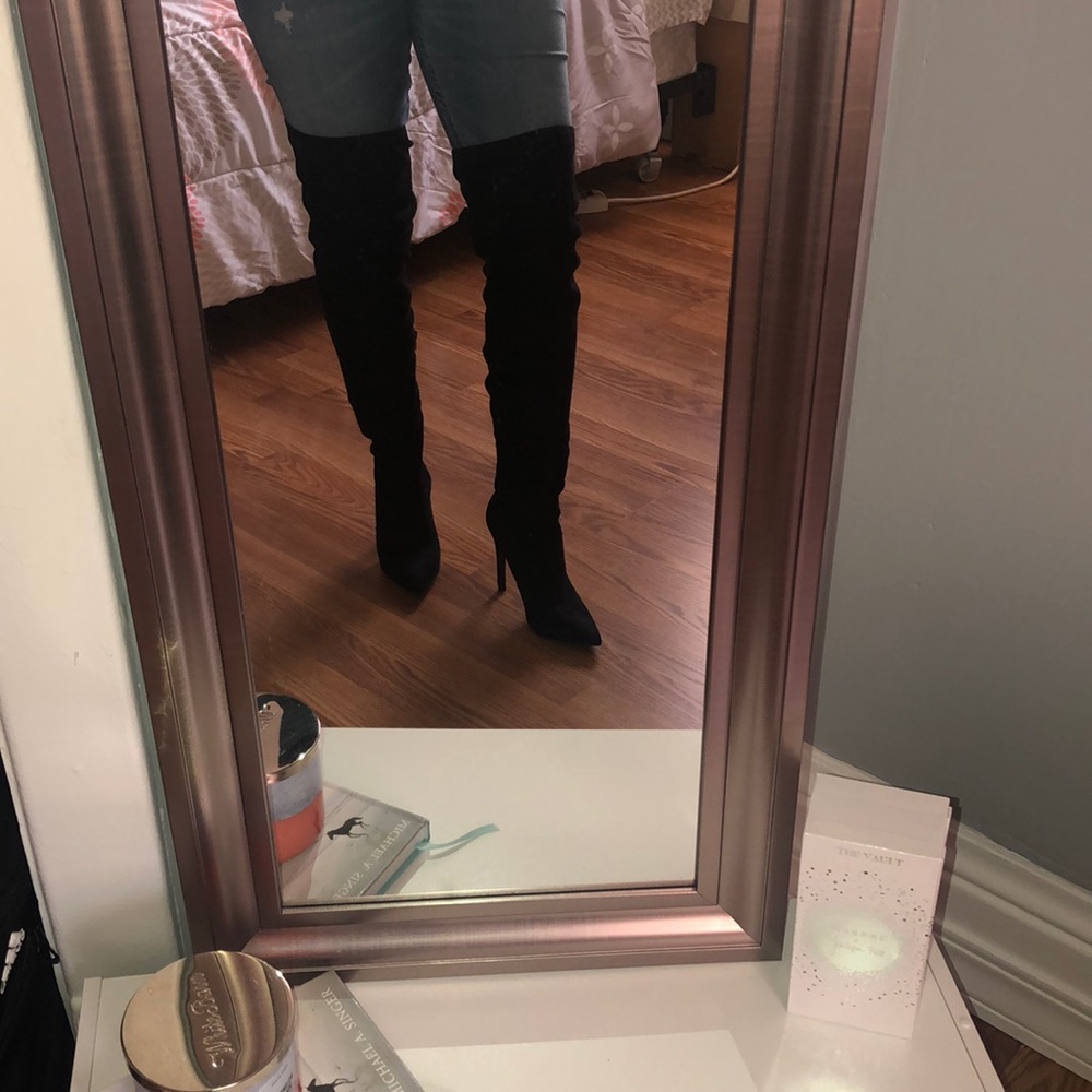 NEW, never worn knee high booties 😍